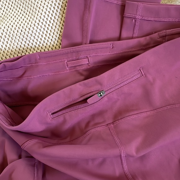 Lululemon Swift Speed Crop Tight 21” size 6 in dark pink - Picture 7 of 7